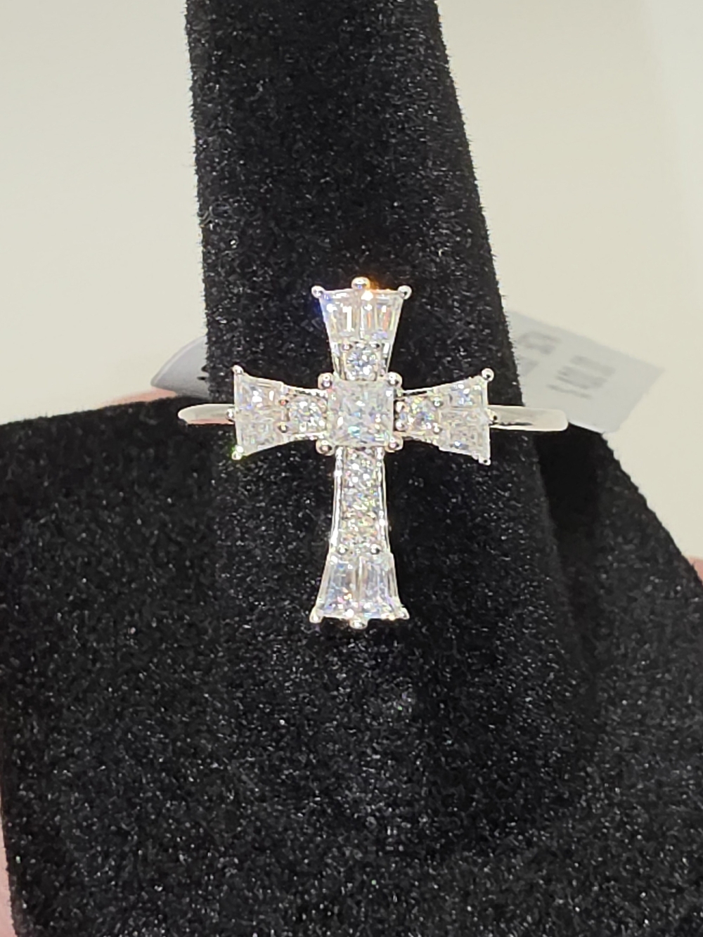 Moissanite Cross Ring S925 Size 7 - Picture 8 of 9